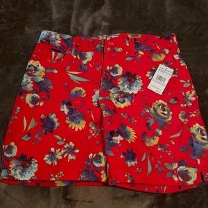 Gloria Vanderbilt size 6 - red spark - summer garden - Amanda short
